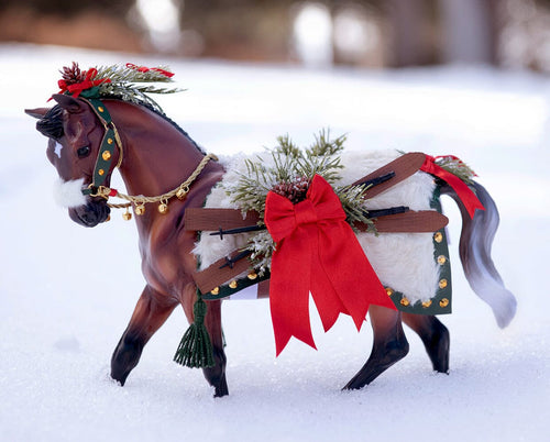 Breyer Après Ski | 2024 Holiday Horse
